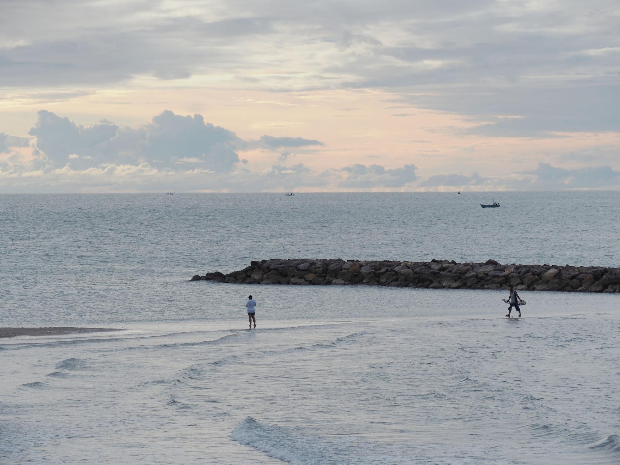 Seaman Resort Haad Chao Samran Bagian luar foto