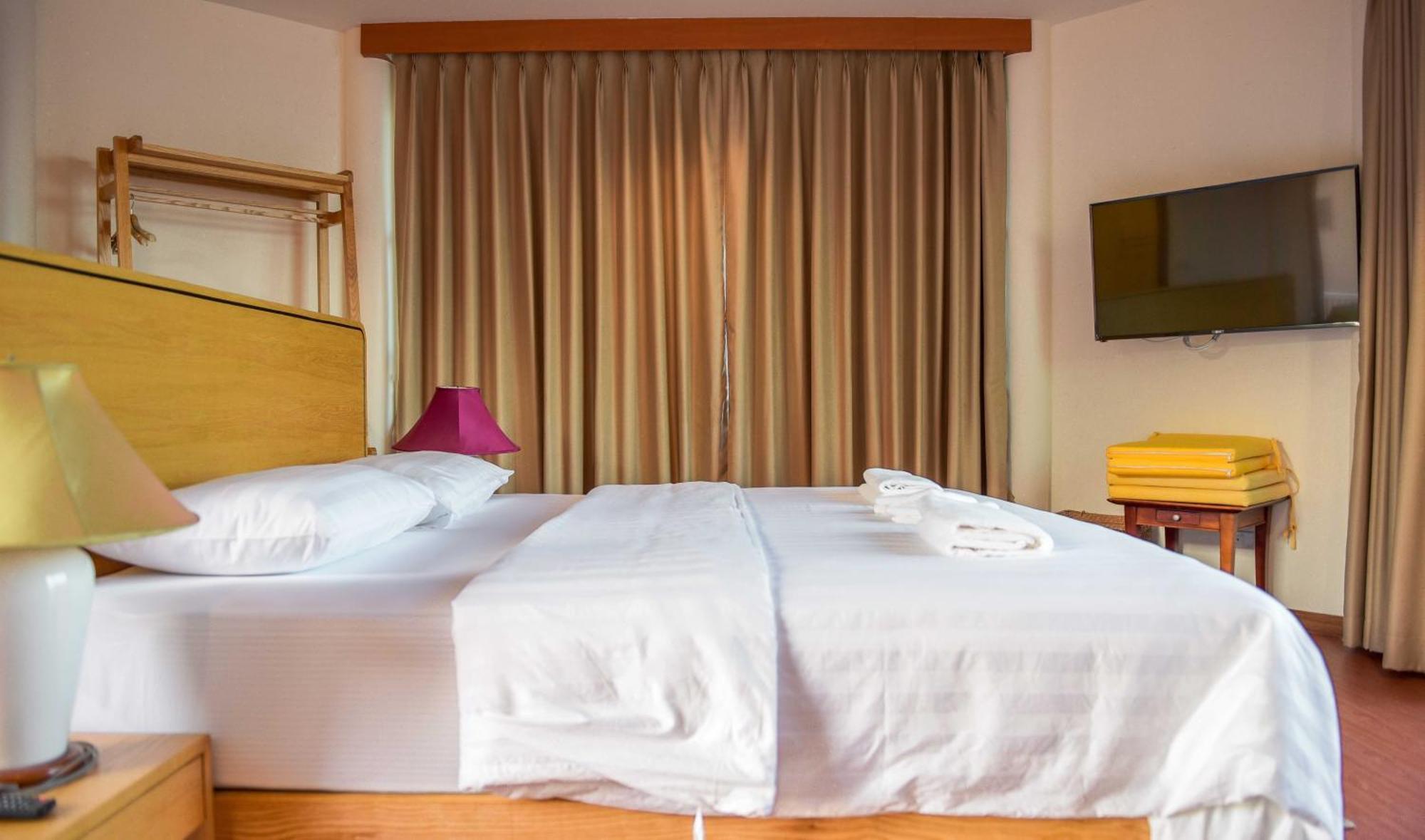 Seaman Resort Haad Chao Samran Bagian luar foto